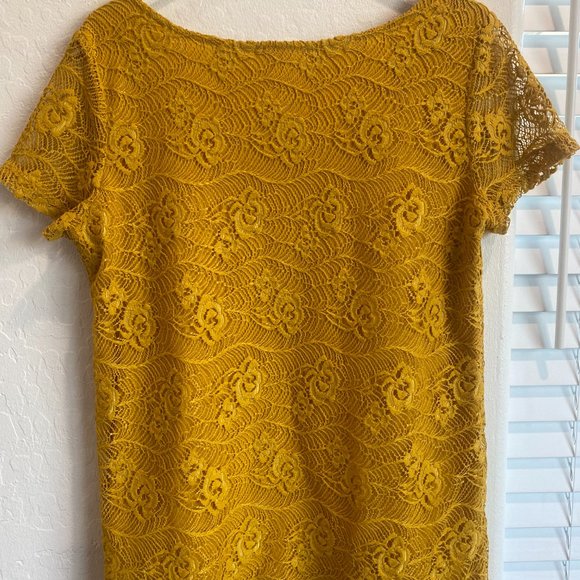 Embroidered eyelet top - Picture 3 of 3